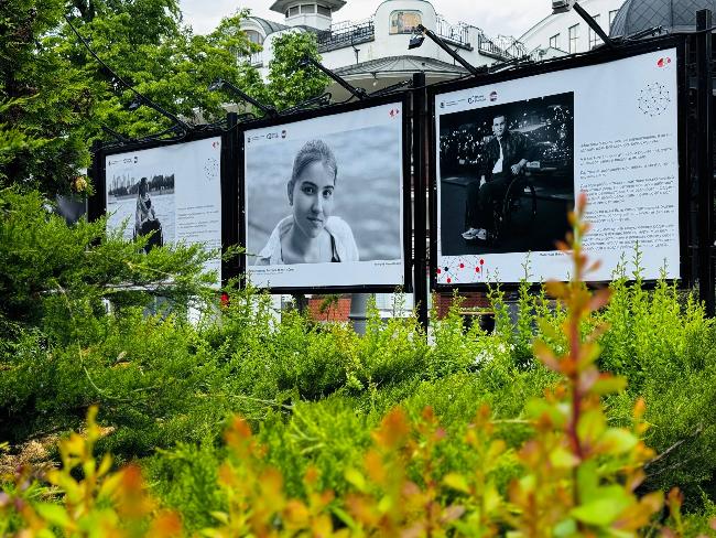 В саду «Эрмитаж» открылась фотовыставка «Последний прыжок»