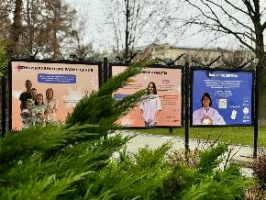 В саду «Эрмитаж» открылась фотовыставка «Детские истории» фонда «Арифметика добра».