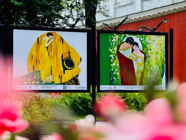 В саду «Эрмитаж» открылась фотовыставка «Сказки в стиле великих художников», организованная «Независимым издательством»