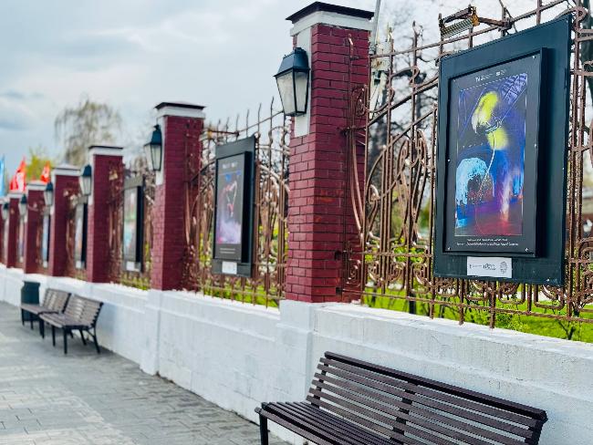 В саду «Эрмитаж» открылась фотовыставка «Спектакли на воде Театра Марии Киселевой»